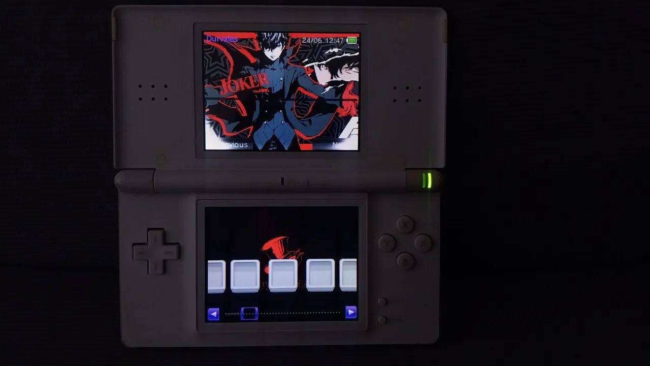 NIntendo DS lite.