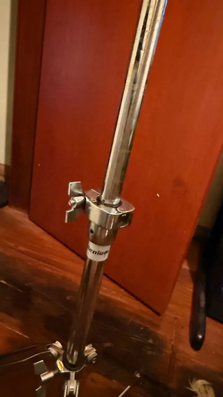 Estante de Prato Girafa Millenium