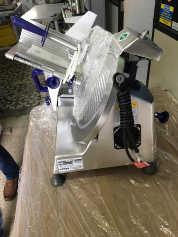 Cortador de frios lâmina 300 - marca gural- ideal para seu comércio