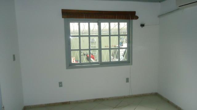 Ótima casa 3 dormitórios com vaga no Cristal próximo Avenida Icaraí - Foto 12