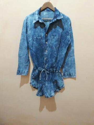 Roupas semi nova