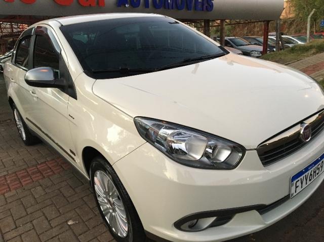 Fiat Grand Siena 1.6 Essence Sublime Dualogic 4P