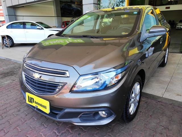 Gm Prisma LTZ 1.4 com my link baixa km 2015