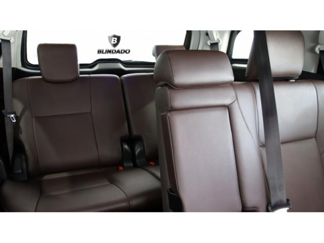 TOYOTA HILUX SW4 2.8 SRX 4X4 7 LUGARES 2017 - Foto 11