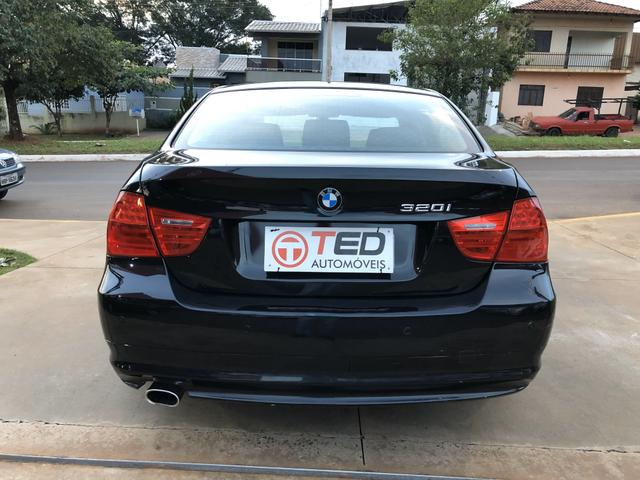 BMW 320i 2010/2011 - Foto 5