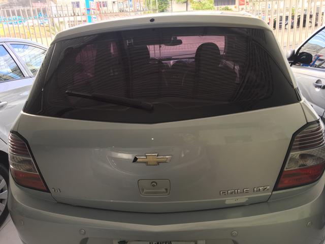 GM - ÁGILE LTZ 1.4 ano 2013, pneus novos, REVISADO, ÚNICA DONA - Foto 5