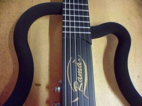 Violão feito a mão top 1300$ pra ir embora