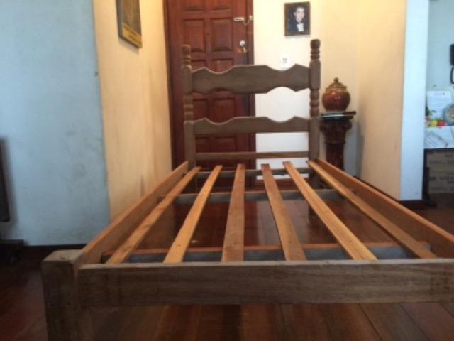 Cama solteiro sucupira