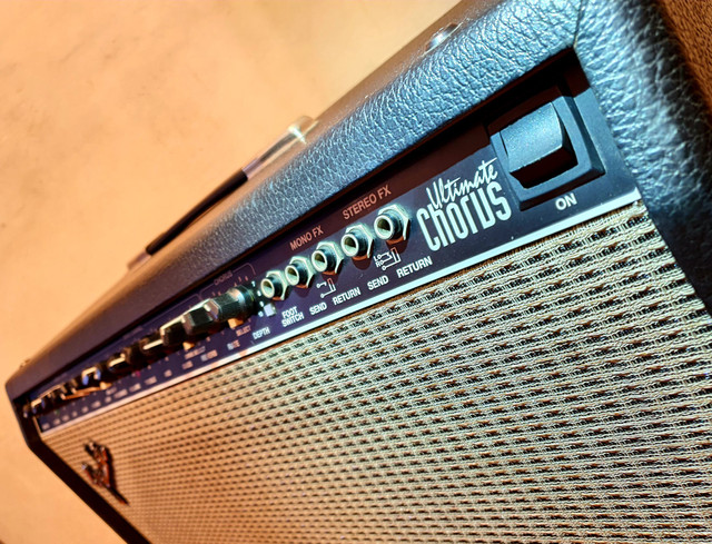 Amplificador Fender Ultimate Chorus 130w Marshall Vox Orange laney blackstar peavey - Foto 5