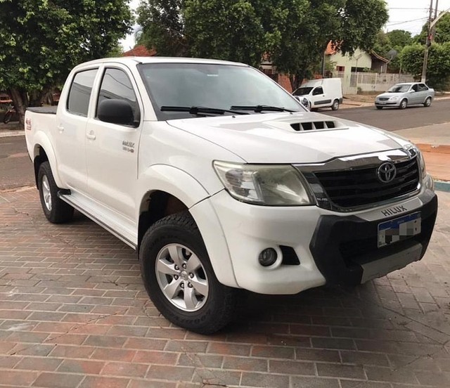 TOYOTA HILUX