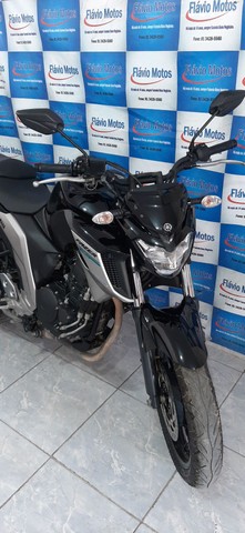 FAZER 2021 NOVÍSSIMA COM APENAS 4 MIL KMS