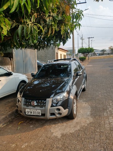 FIAT STRADA ADVENTURE 1.8 LOCKER FLEX CABINE DUPLA 2011/2012