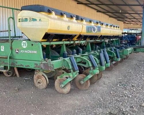 TRATOR COM ATRELADO E PEDAIS JONH DEERE Horta (Matriz) • OLX Portugal