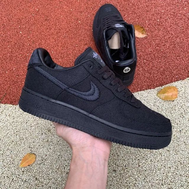 Air Force 1 X Stussy "Triple Black" - Foto 4