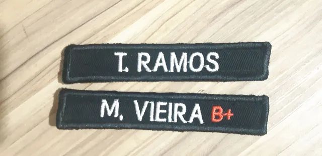 Tag identificação com velco bordada com nome 