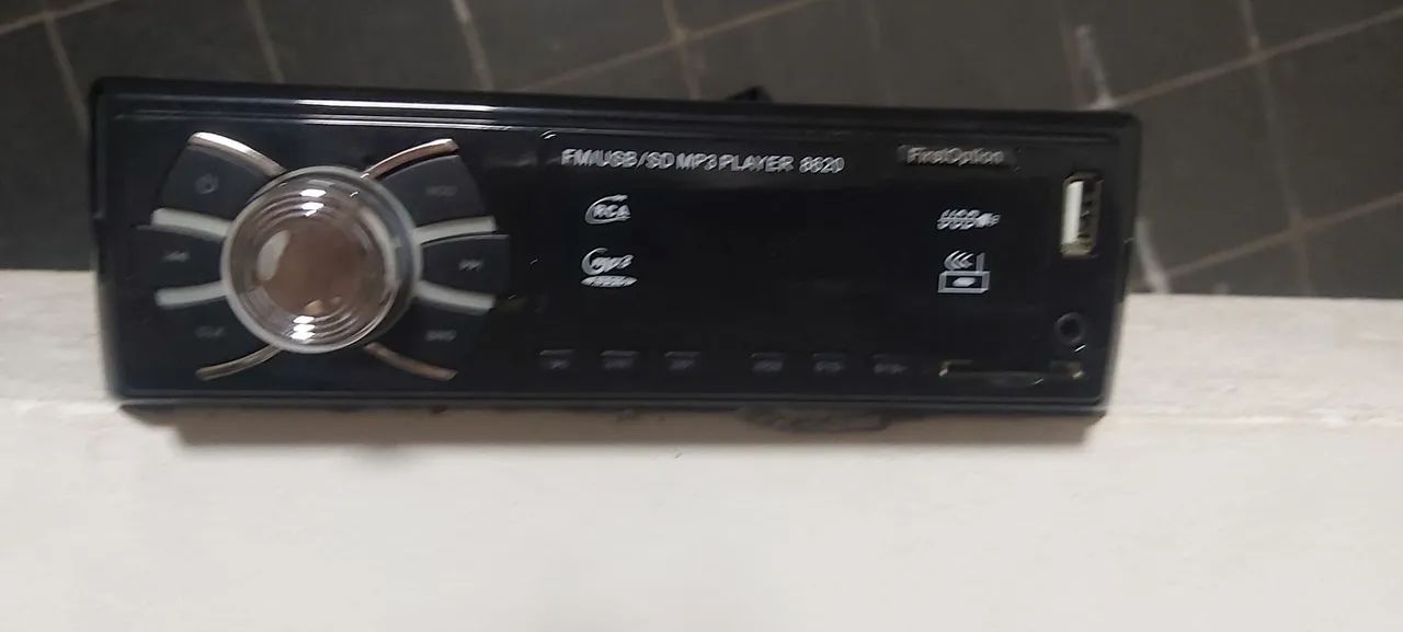 Muito novo entrada pen-drive e cartão 