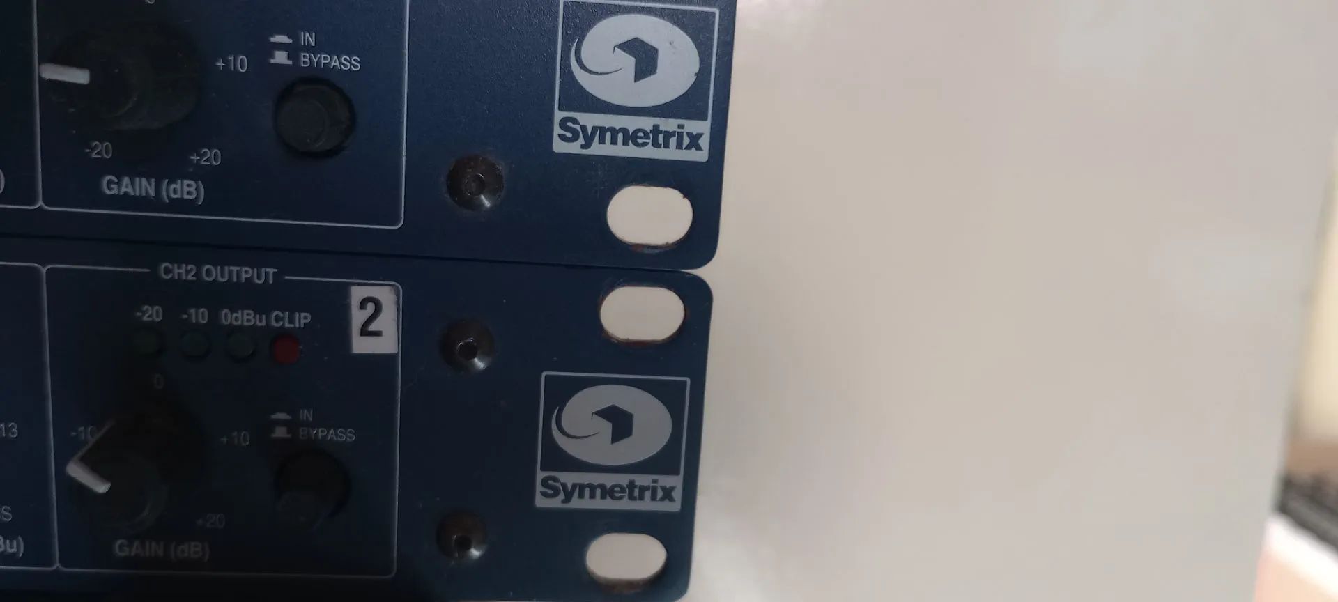 Som , aparelho Symetrix 565 E duas unidades  - Foto 2