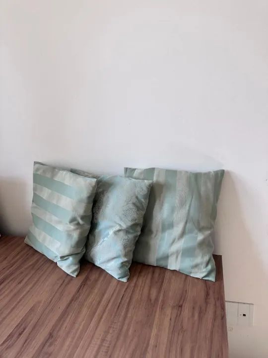 3 almofadas acetinadas - Foto 3