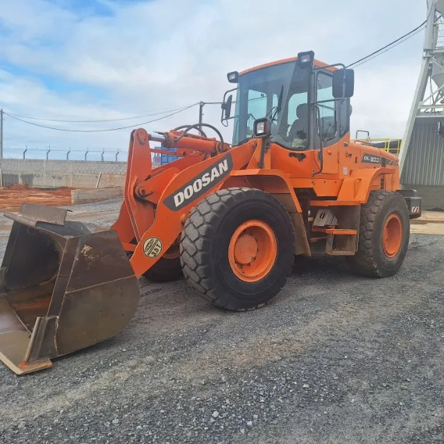 PÁ CARREGADEIRA DL 200 Doosan - 10/10