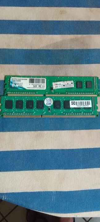 Duas Memória RAM 2GB DDR3