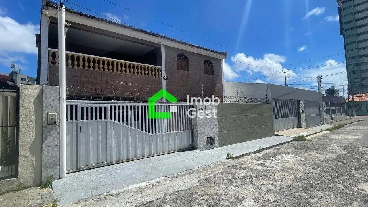 Casa à Venda em Lagoa Nova