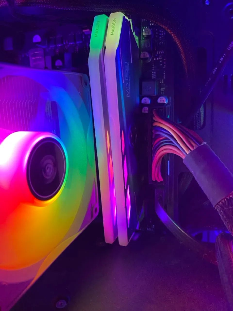 Memória RAM 16GB DDR4 Maxsun RGB