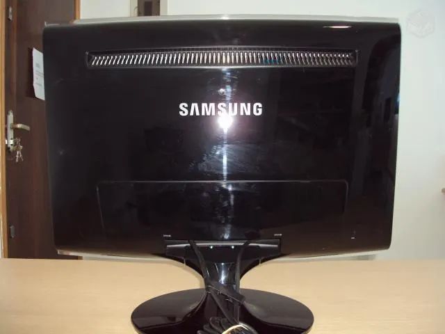 Monitor T220 Samsung 22'' polegadas Wide + Suporte de parede (brinde)  - Foto 3