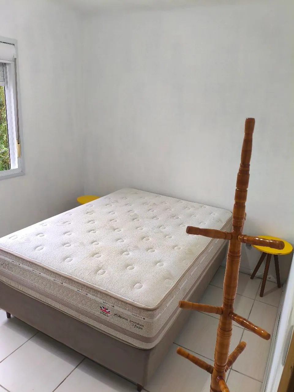 Alugo - Quarto semi-mobiliado ( Vaga Feminina) em Ótima Localização
