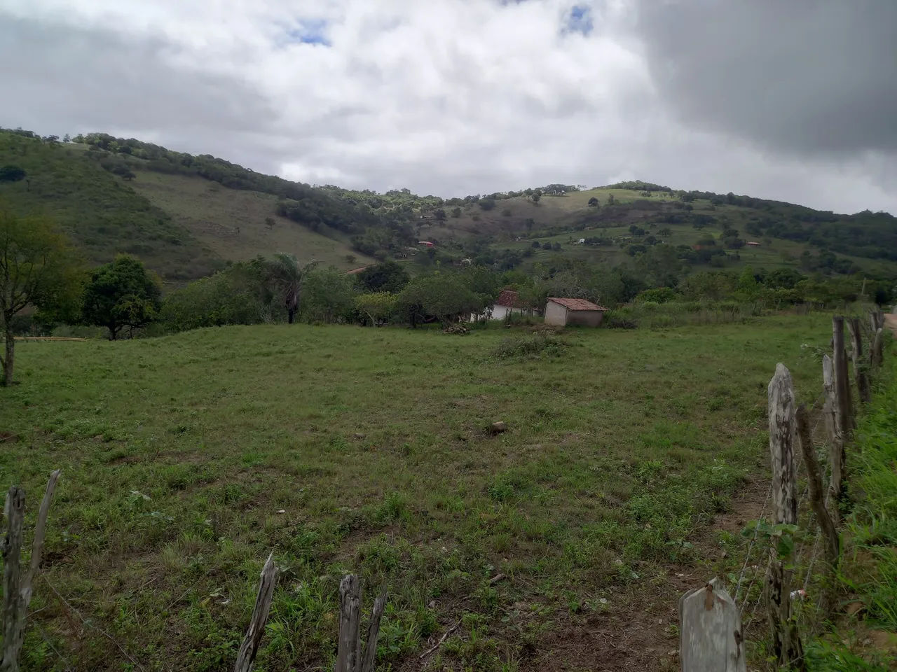 Vende-se linda chacara na cidade de Mata Grande, Alagoas, area de serra, muito boa
