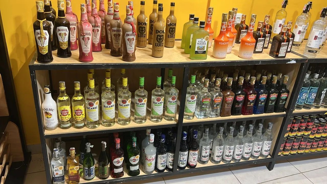 BALCÕES EXPOSITORES