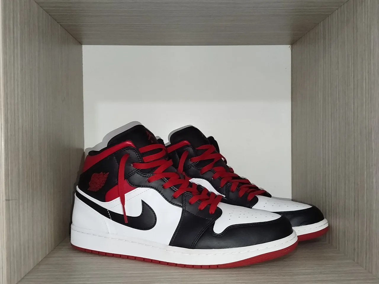 Air Jordan 1 Mid