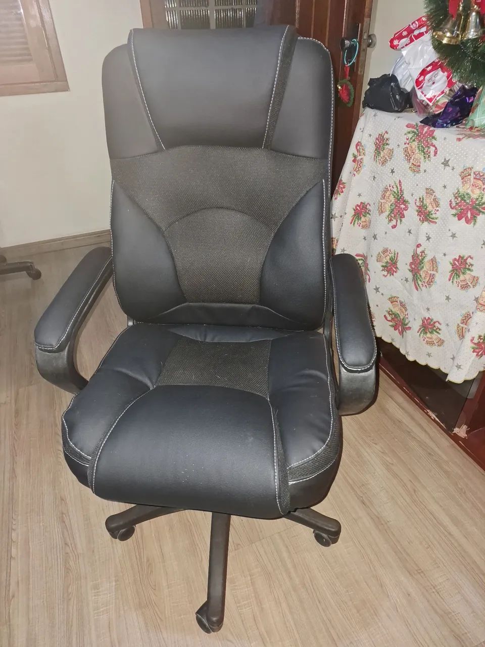 Cadeira giratória Preta - Conforto e Estilo - Foto 3