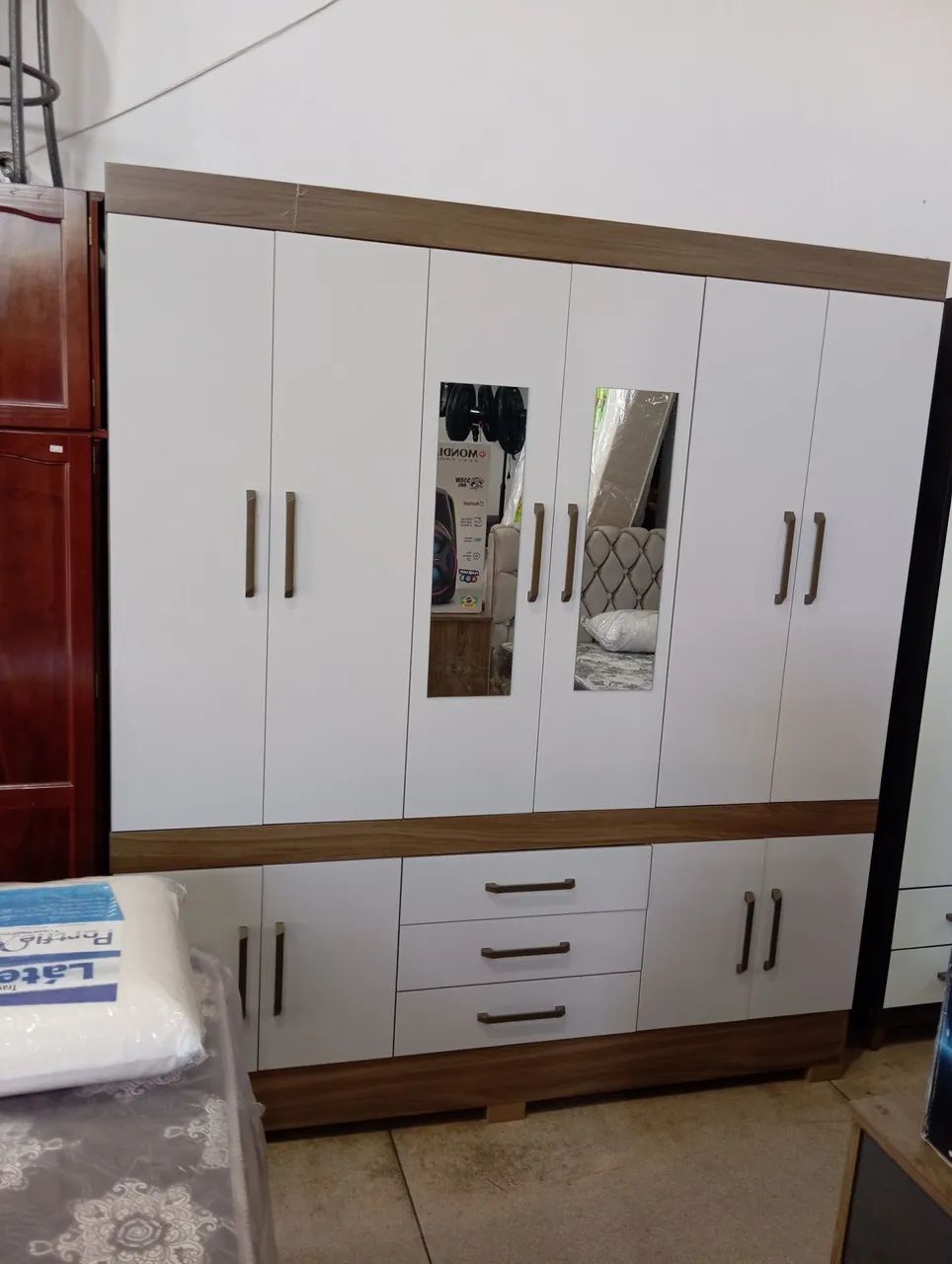 Guarda-Roupa Casal 6 Portas com Espelho
