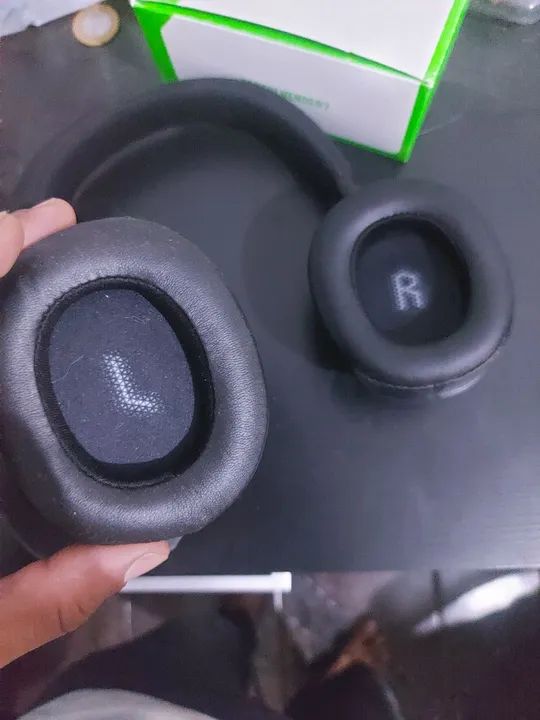 Fone de Ouvido JBL E55BT sem fio - usado com espumas novas - Foto 3