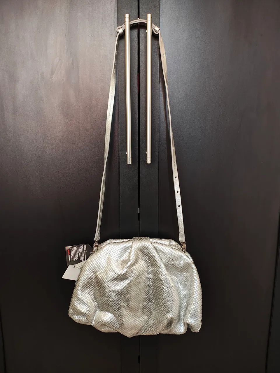 BOLSA SCHUTZ MÉDIA CLUTCH SNAKE PRATA