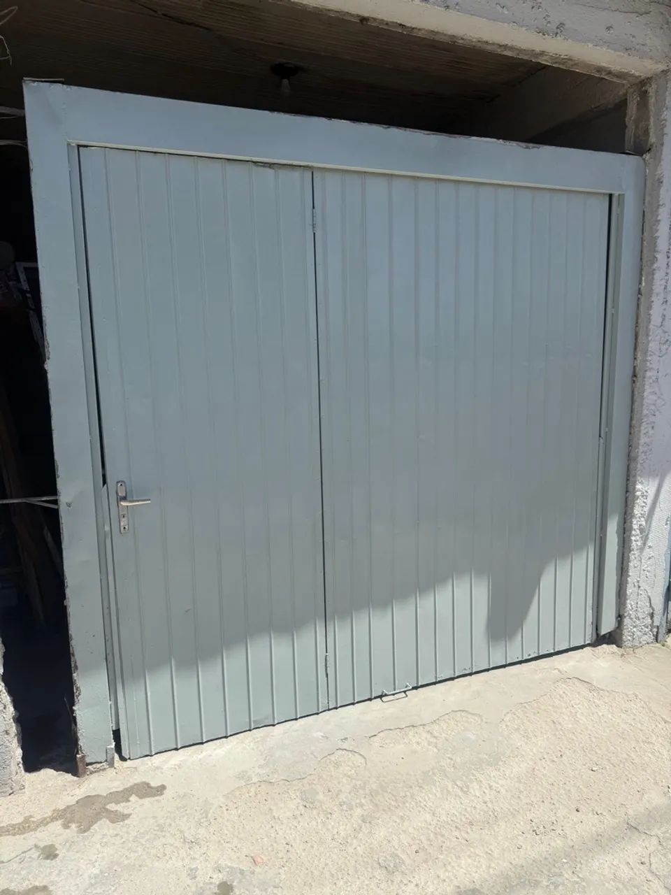 Garage gate64220044610947122