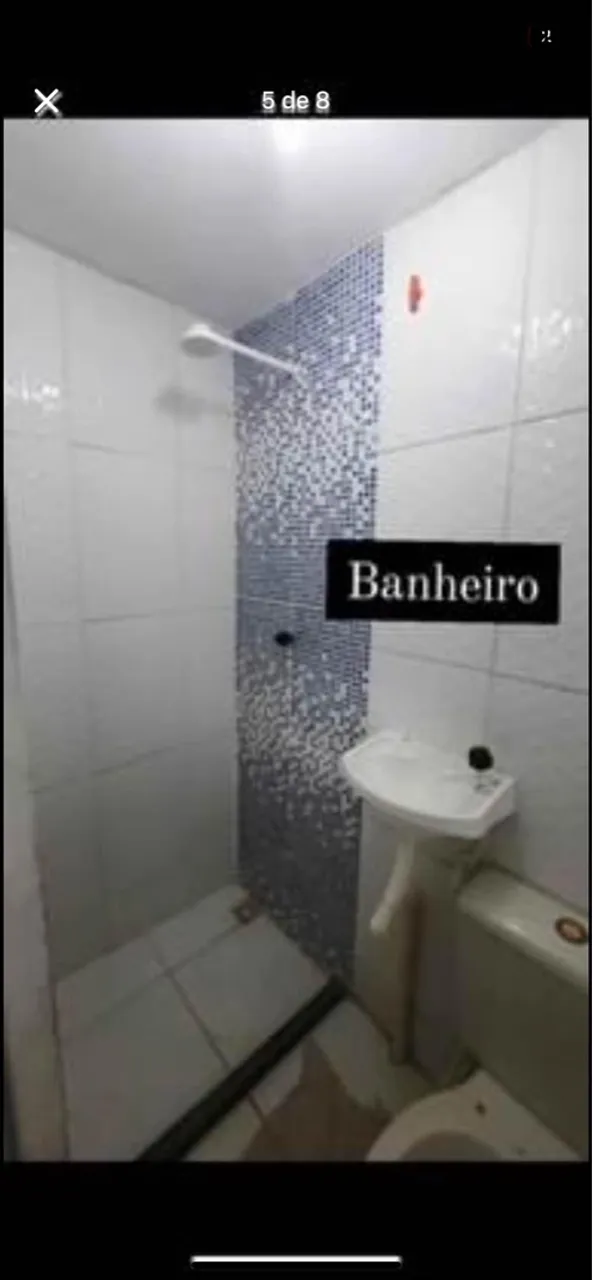 Aluga-se casa 1/4 sala/cozinha/banheiro