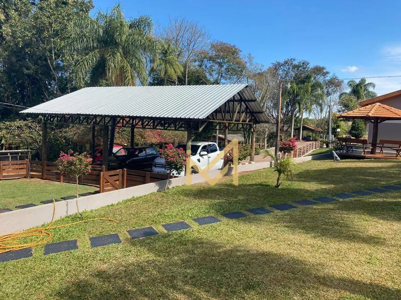 Chácara com 7 dormitórios à venda, 42294 m² por R$ 2.000.000,00 - Santos Dumont - Cascavel