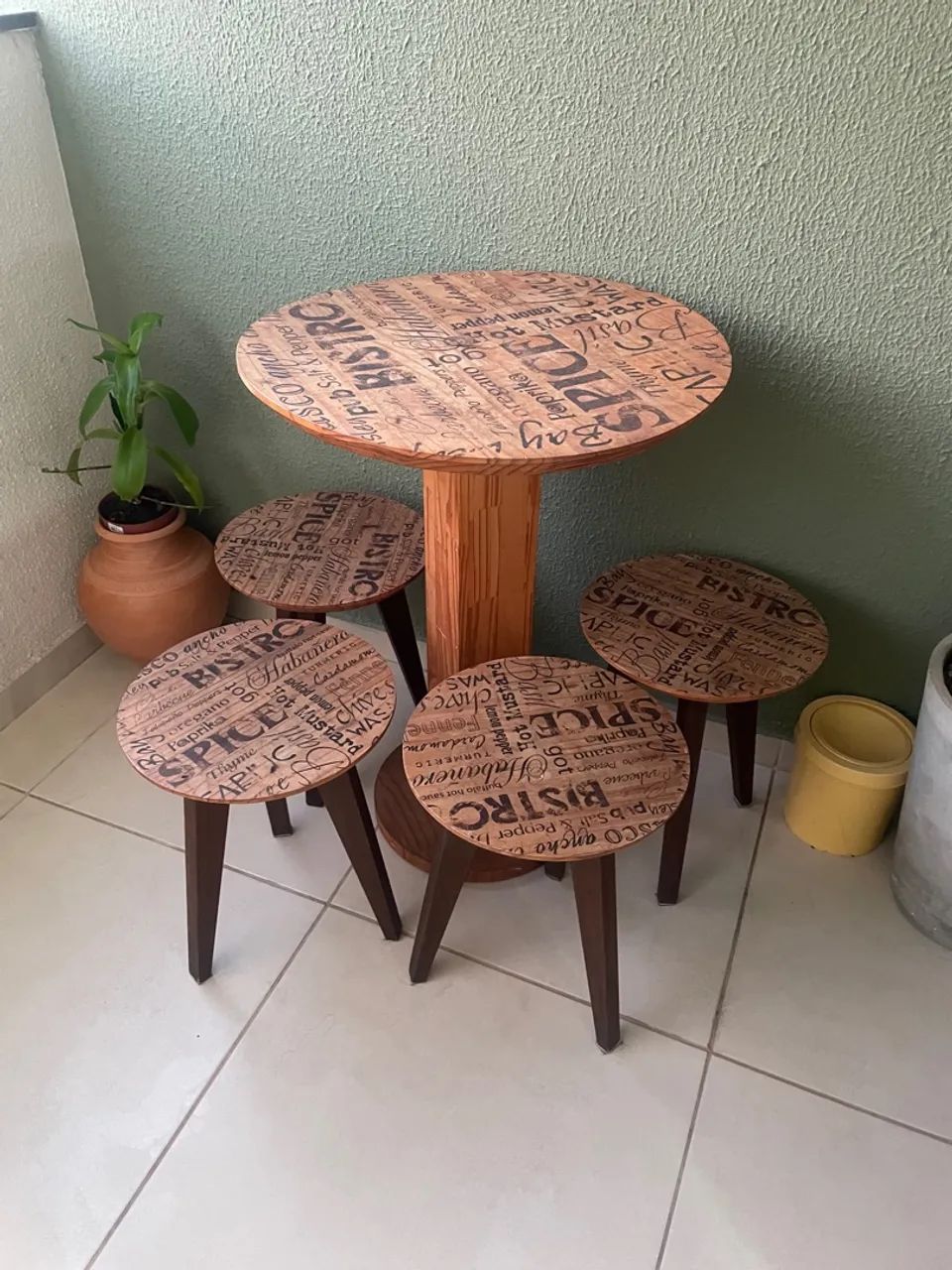 Mesa bistrô de madeira  - Foto 2