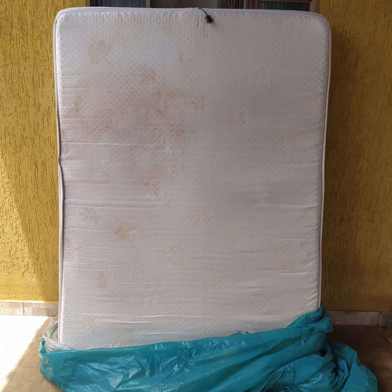 Colchão de casal com controle de massagem e ortopédico usado  - Foto 3