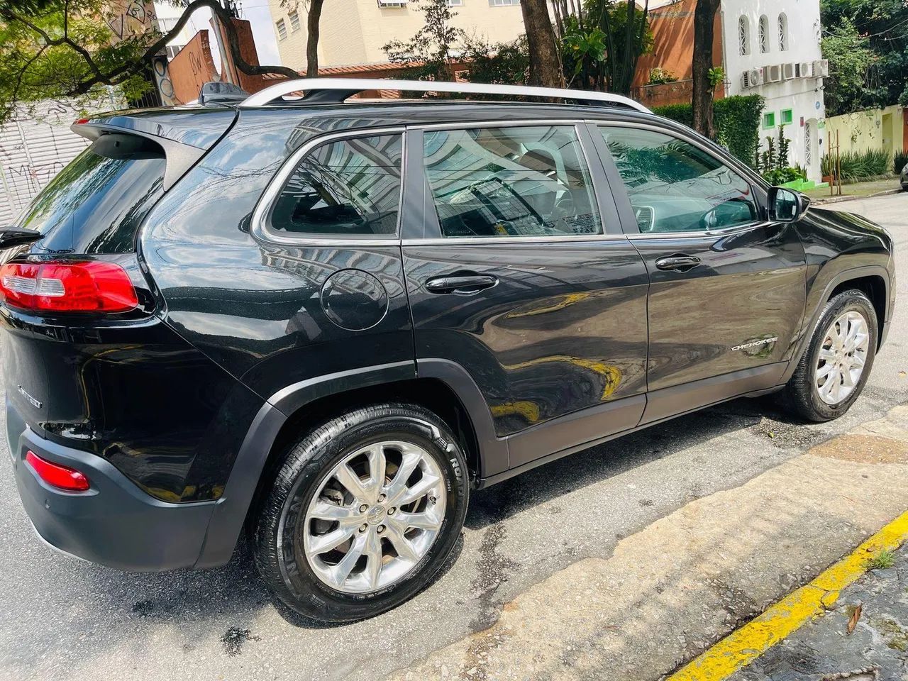 jeep cherokee 2014 limite 4x4 aut 3.2 + teto + nova de sp - Foto 4