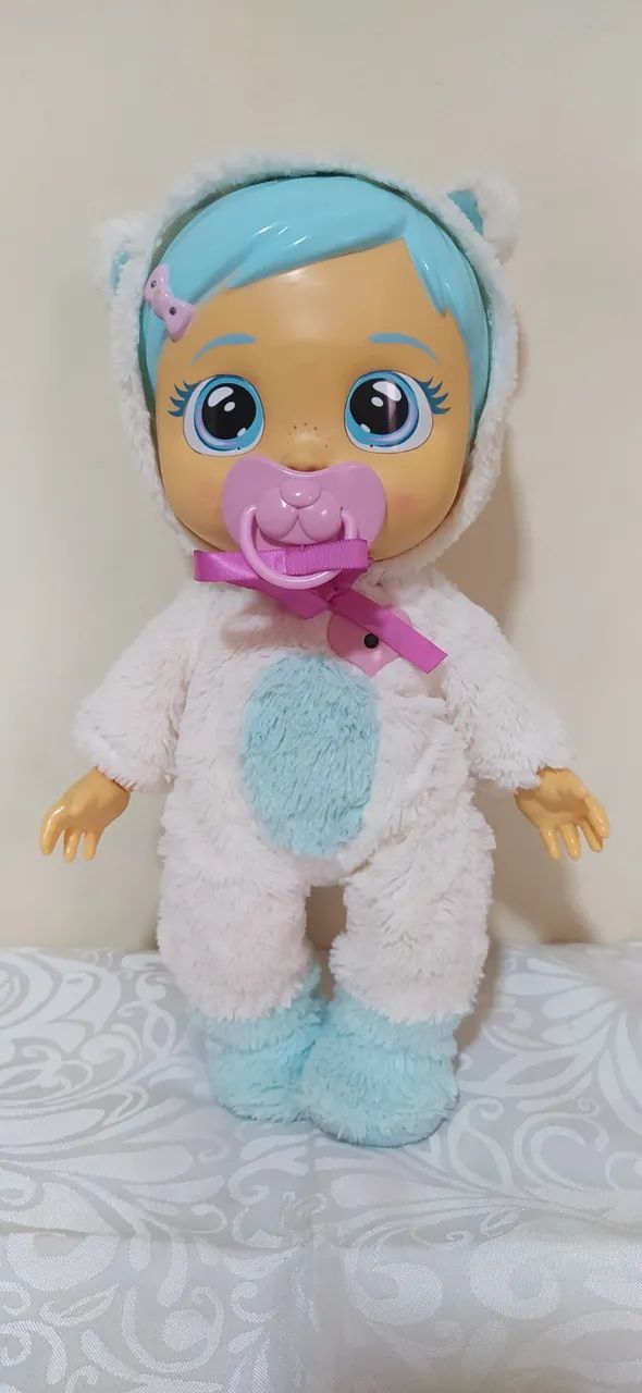 Boneca Crybabies Cristal Amando e cuidando. 