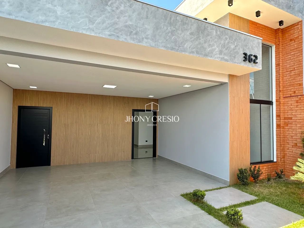 Imóvel com 128m² de construção - Jardim Munique.