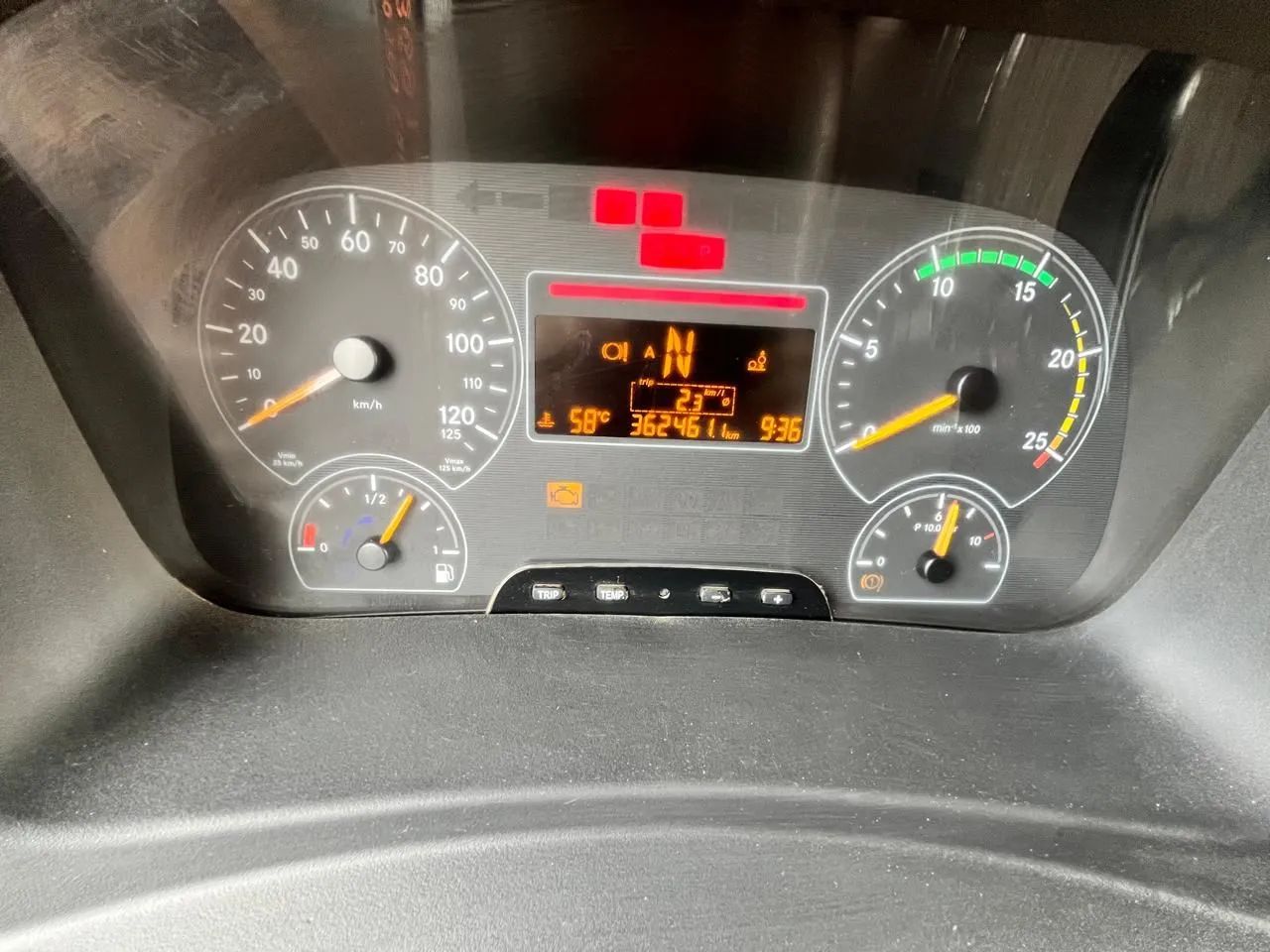 MB Axor 2544 6x2 - 2013 KM ORIGINAL - Foto 10