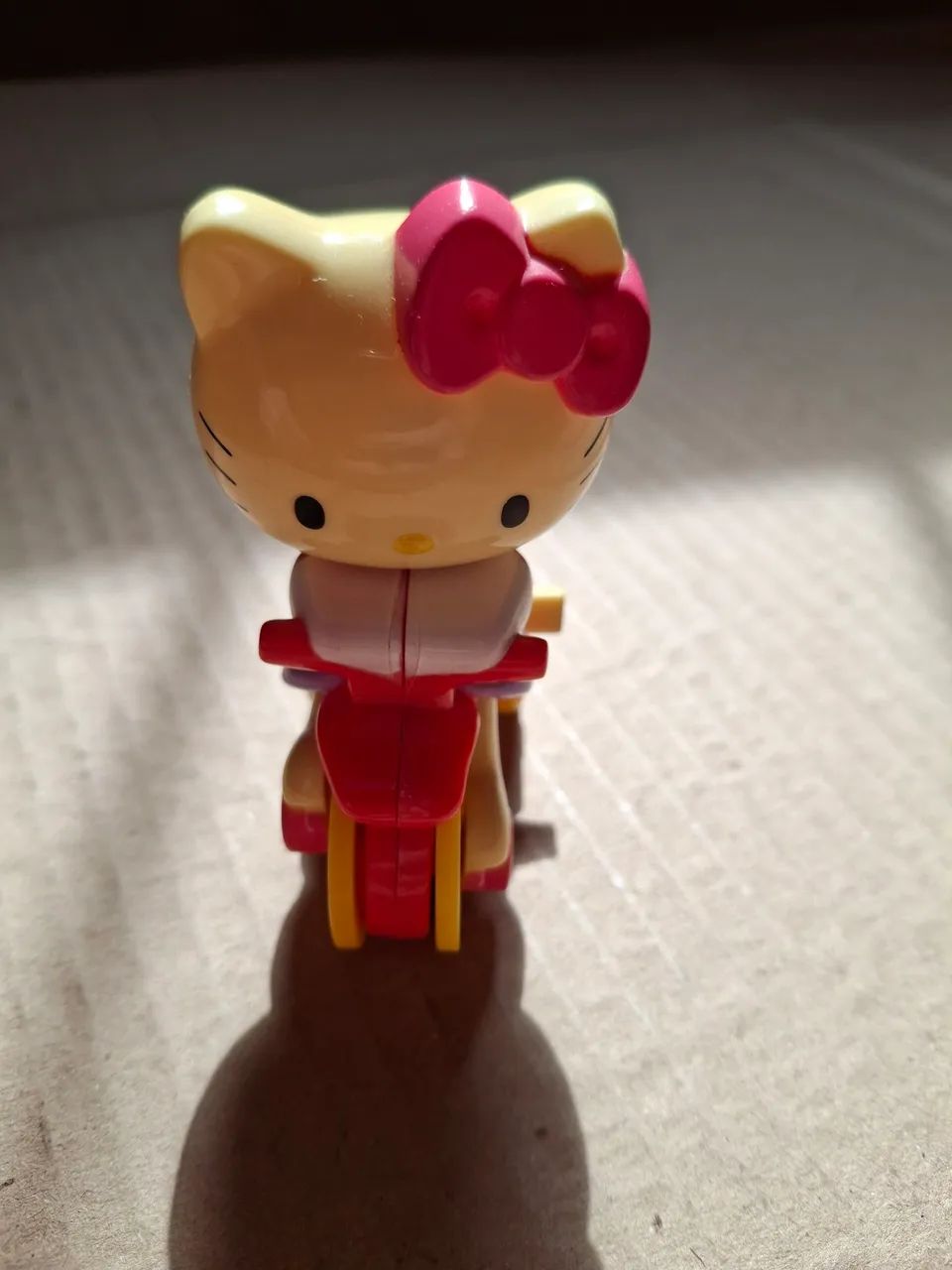 Hello Kitty na bicicleta  - Foto 2
