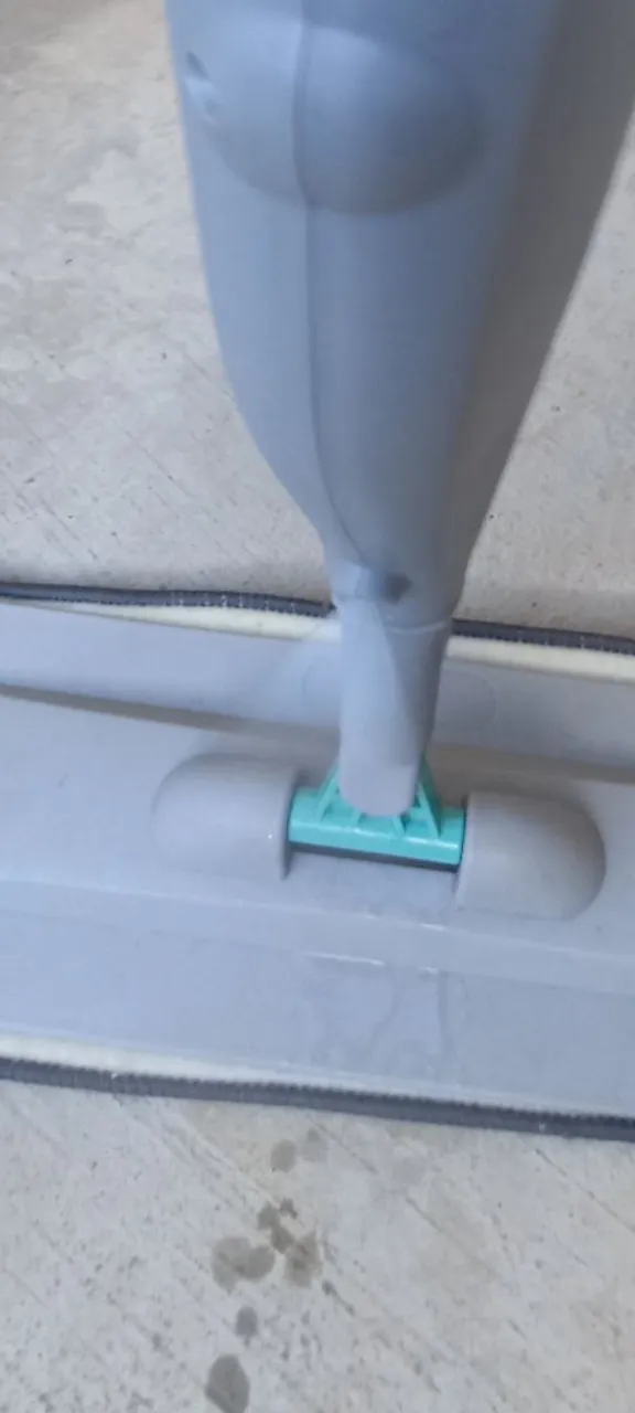 MOP SPRAY SEMI-NOVO MUITO PRÁTICO