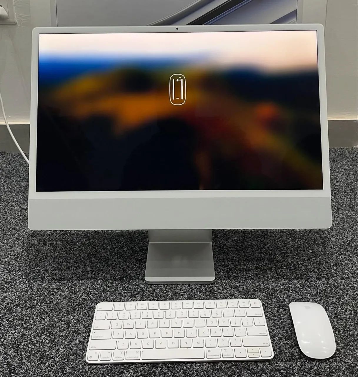 lMac M3 24 8GB/ 256SSD