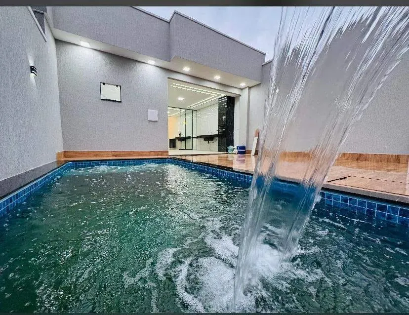 CASA A VENDA NO SETOR VILA ROSA I 03 SUITES I 02 VAGAS
