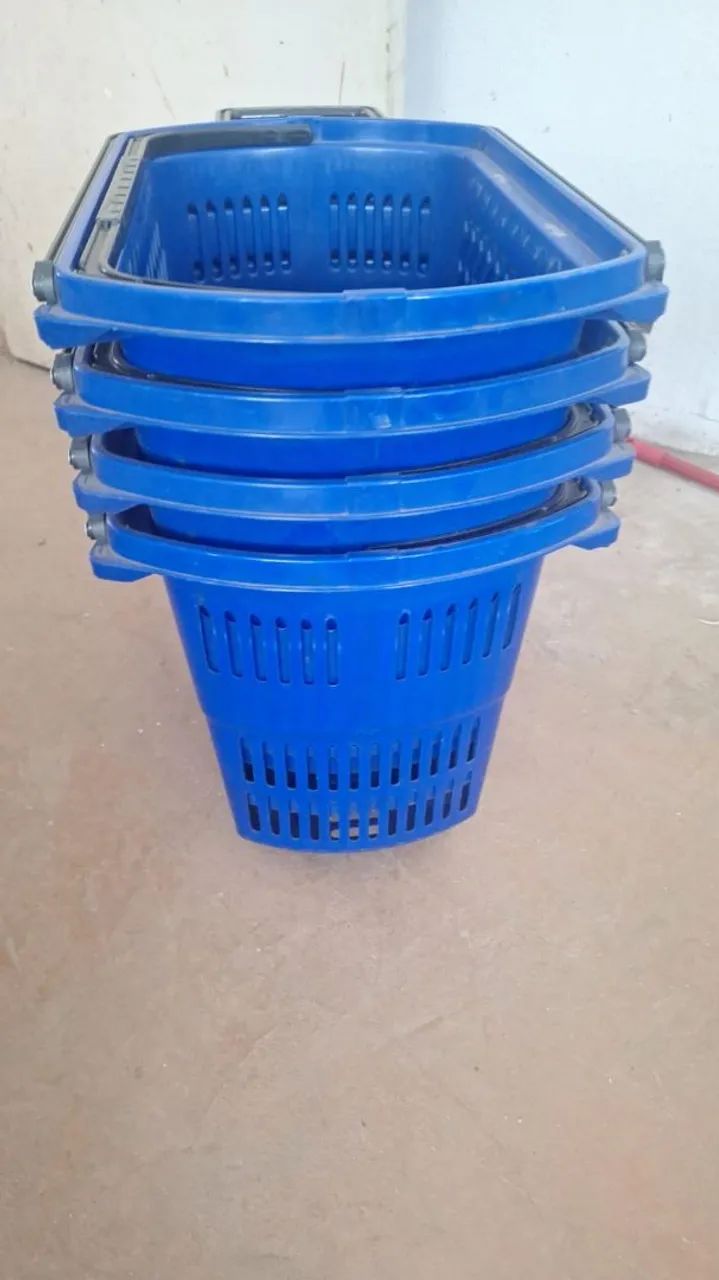 Cestos  com rodas para lojas unidade