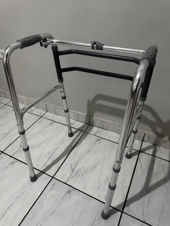 Andador para Idosos - novo poucas vezes usado - Foto 2